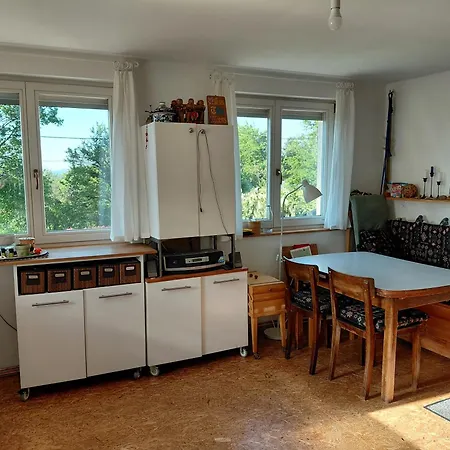 Cosy In House With Garden Homestay