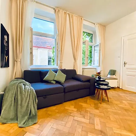 Apartment Stylish 2br Prime Location By Westbahnhof Vienna