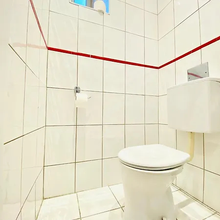 Stylish 2br Prime Location By Westbahnhof Apartment *