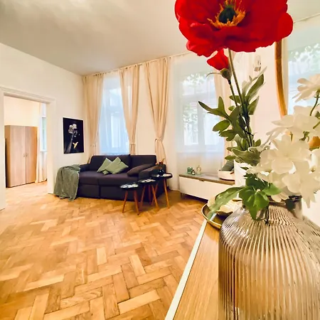 Apartment Stylish 2br Prime Location By Westbahnhof *