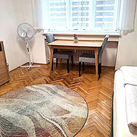 Med Uni Apartment