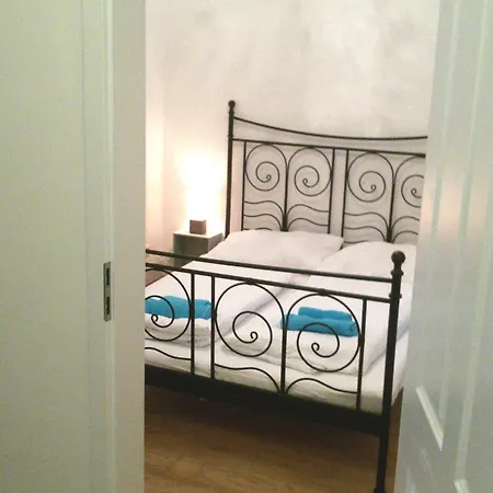 Apartment Sobieski Sigmund Freud *