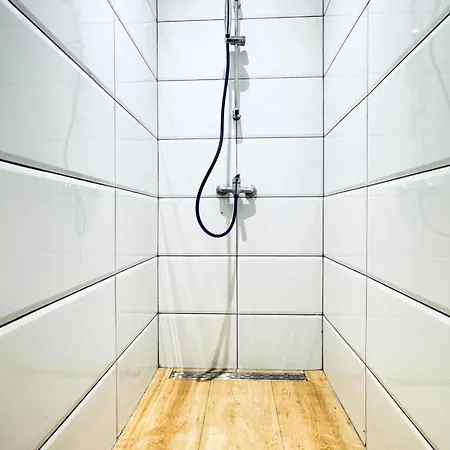 Elegant & 5br Shared In Apartment *