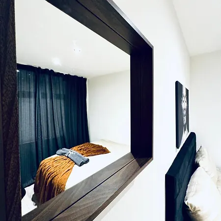 Elegant & 5br Shared In Apartment Vienna