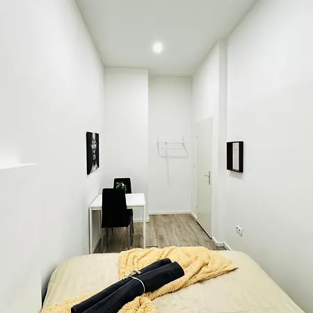 Elegant & 5br Shared In Apartment