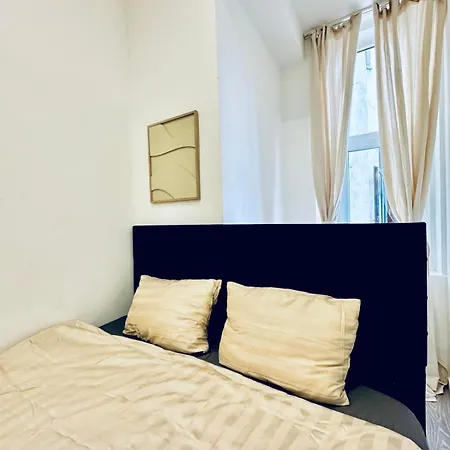 Elegant & 5br Shared In