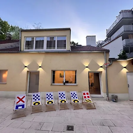 Full Premium - 2 Bedrooms For 5 People - Near Metro