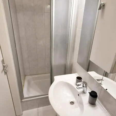 Moderne Mit Klima, Perfekter Anbindung Ins Zentrum Und Kostenlose Parkplaetze! Apartment Wien