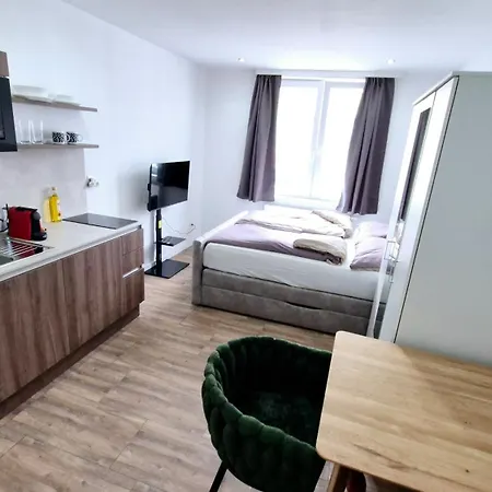 Moderne Mit Klima, Perfekter Anbindung Ins Zentrum Und Kostenlose Parkplaetze!