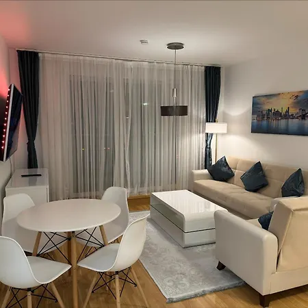 Apartment FeelHome Vienna, Subway U1 Kagran/Donauzentrum *