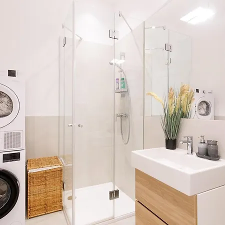 Stylish Near Opera Apartment *