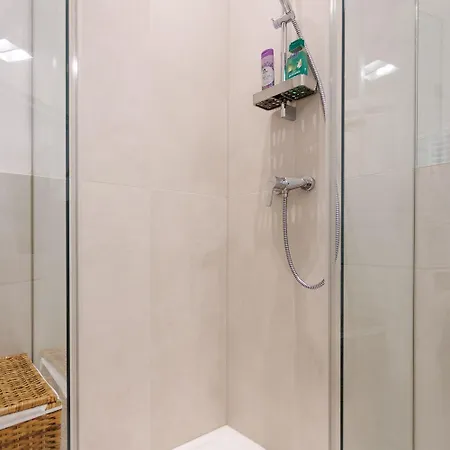 Stylish Near Opera Apartment *