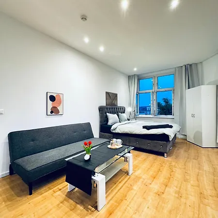 Comfy & Cozy 4br Shared Next To Kaufpark Alterlaa Vienna