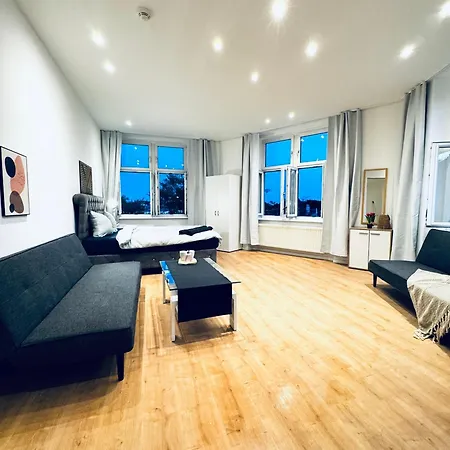 Comfy & Cozy 4br Shared Next To Kaufpark Alterlaa *