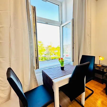 Spacious 3br Shared Near Kaufpark Alterlaa Apartment *