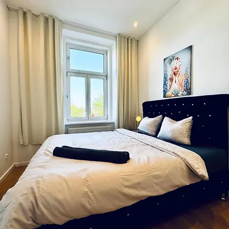 Spacious 3br Shared Near Kaufpark Alterlaa Apartment Vienna