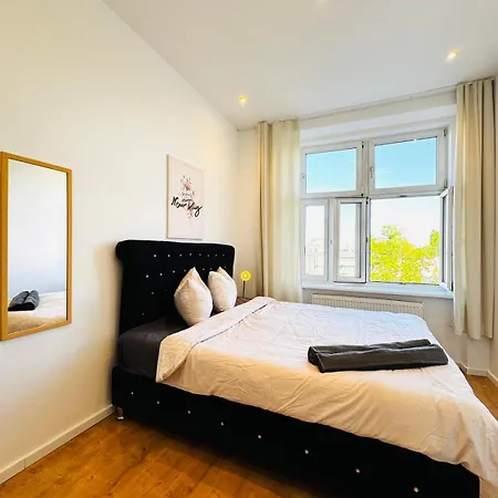 Spacious 3br Shared Near Kaufpark Alterlaa Vienna