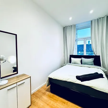 Comfy & Cozy 4br Shared Next To Kaufpark Alterlaa Vienna