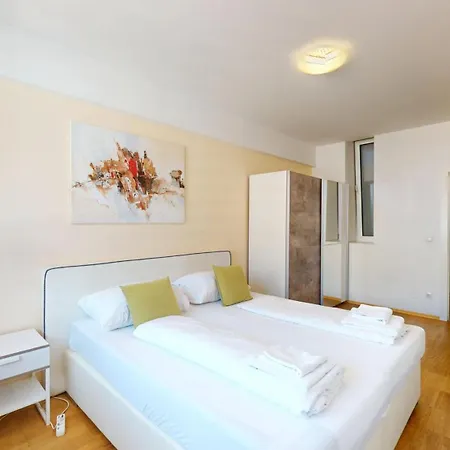 Belvedere Apartment *