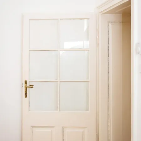 2 Bedroom Long-term With Free Parking Apartment Wien