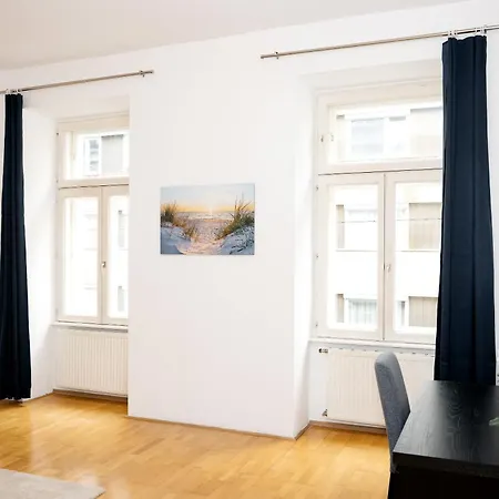 2 Bedroom Long-term With Free Parking