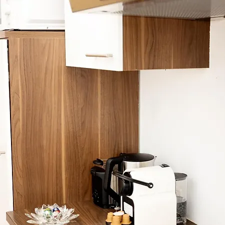 2 Bedroom Long-term With Free Parking Apartment