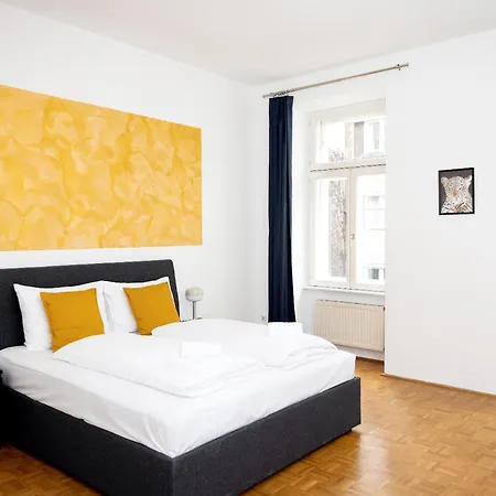 2 Bedroom Long-term With Free Parking Apartment *