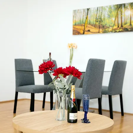 Apartment 2 Bedroom Long-term With Free Parking Wien