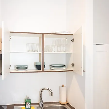 2 Bedroom Long-term With Free Parking Apartment