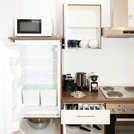 2 Bedroom Long-term With Free Parking