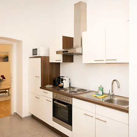 Apartment 2 Bedroom Long-term With Free Parking Wien