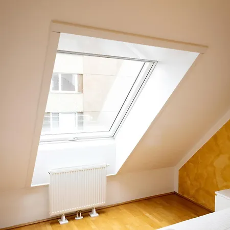 2 Bedroom Long-term With Free Parking Apartment
