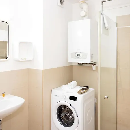 2 Bedroom Long-term With Free Parking