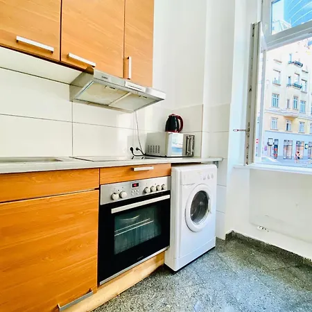 Apartment Elegant 1br By Danube River Premium