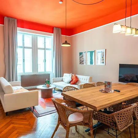 Lights - Stadtpark Apartment