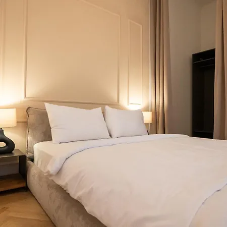 Chic 180m 3br Near Parliament, Self Check-in Apartment