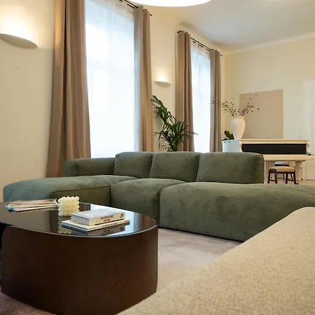 Chic 180m 3br Near Parliament, Self Check-in Vienna