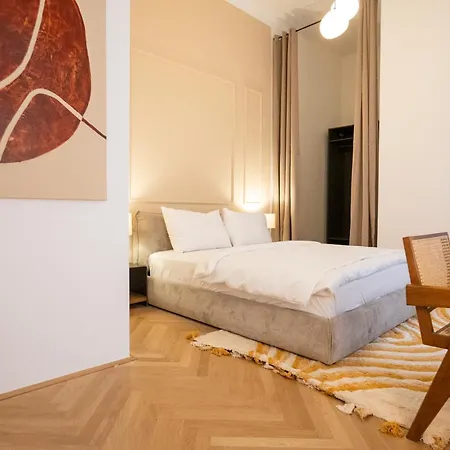Chic 180m 3br Near Parliament, Self Check-in Vídeň