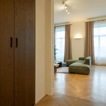 Apartment Chic 180m 3br Near Parliament, Self Check-in *