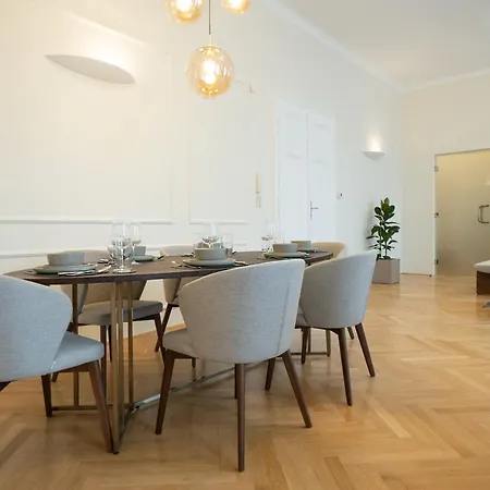 Apartment Chic 180m 3br Near Parliament, Self Check-in *