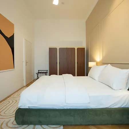 Apartment Chic 180m 3br Near Parliament, Self Check-in