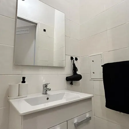 Stylish & Calm With Easy Access Apartment Wien