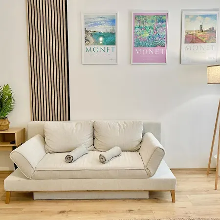 Stylish & Calm With Easy Access