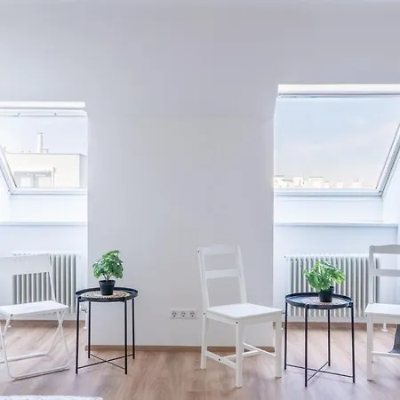 Modern Rooftop For Long Term *