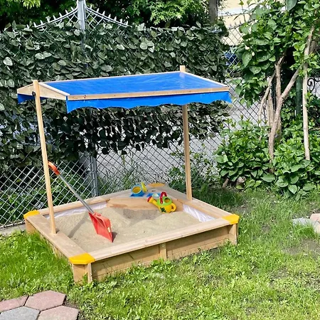 In In Perfect Situaton Near Vic And Donau Park With Pool And Private Garden Sleeps 4 With 2 Bedrooms, Kitchen And Livingroom And Bath And Private Parking * Vídeň
