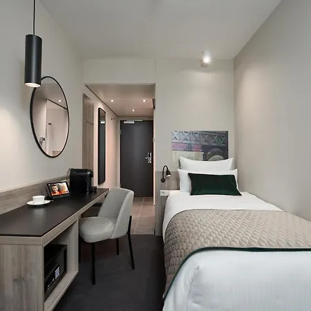 Hotel Leonardo West 4*