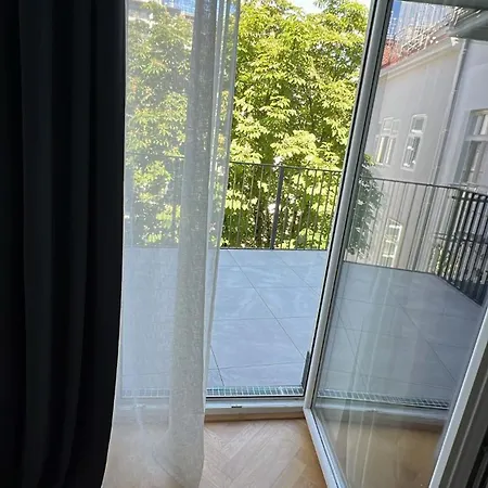 Large Garden-view Balcony Comfort Retreat 1020-vienna * Vienna