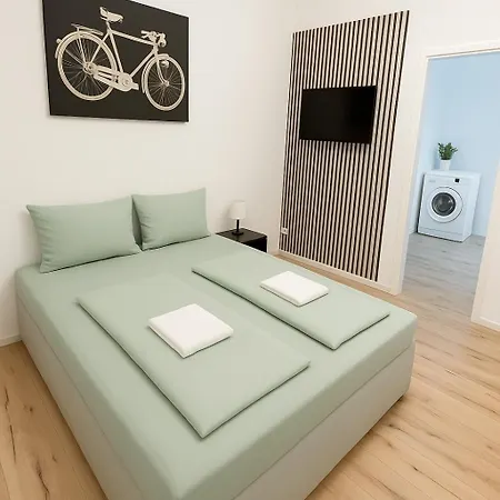 Flat C Apartment *
