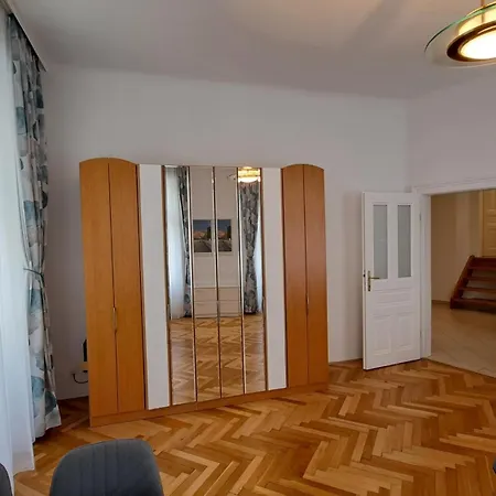 Moebliertes In Zentrumsnaehe Apartment *