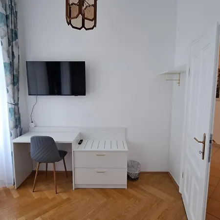 Moebliertes In Zentrumsnaehe Apartment *